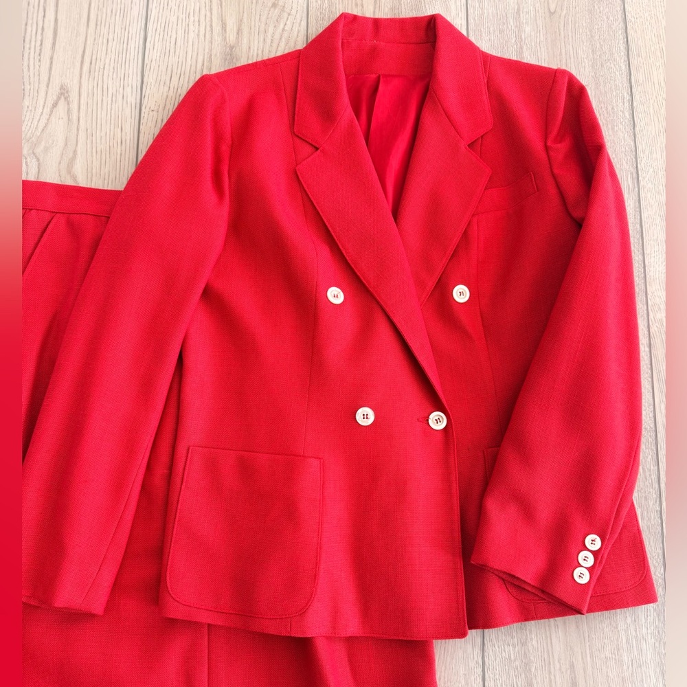 Red Vintage Double-Breasted Blazer and Skirt Set - Picture 2 of 9